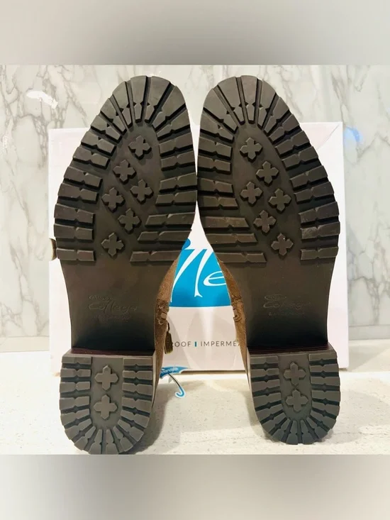 Aqua College Suede Side-Zip Ankle Boots NIB - Picture 7 of 9